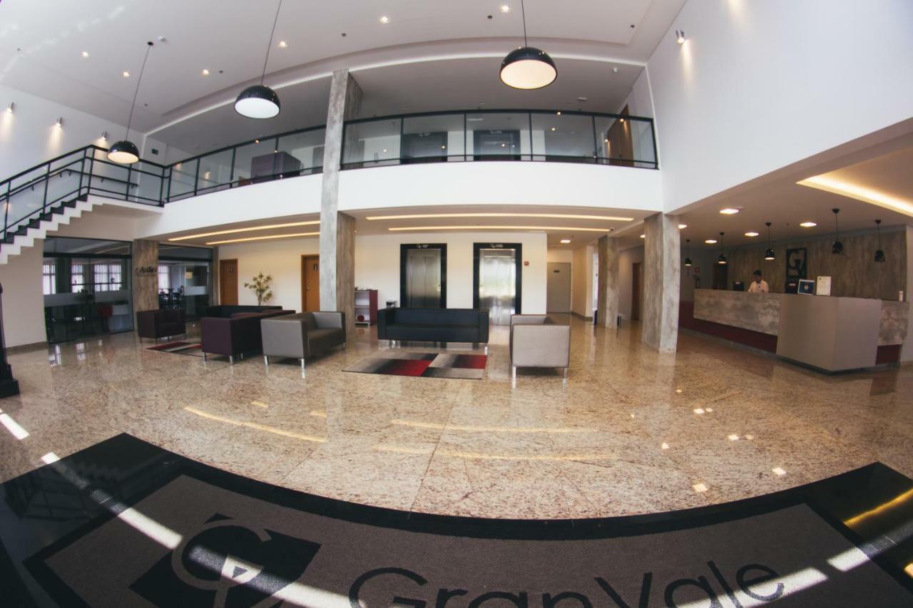 Summit Suites Hotel Касапава Екстериор снимка